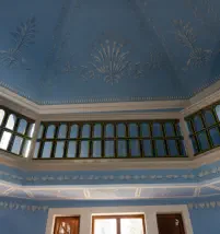 Schallhaus im Schlosspark Heidecksburg Innenansicht zur Kuppel