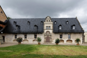 Reithaus Schloss Heidecksburg mit Fresken an der Südfassade