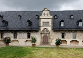 Reithaus Schloss Heidecksburg mit Fresken an der Südfassade