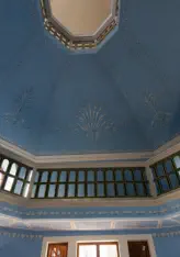 Schallhaus im Schlosspark Heidecksburg Innenansicht zur Kuppel