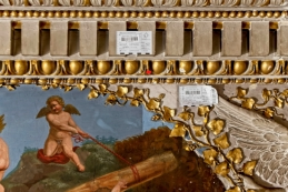 Residenzschloss Weimar, Detailansicht von einem Wandfries mit Konservierungsprobe