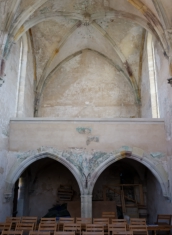 Templerkapelle Wettin Raumansicht nach Westen mit rekonstruierter Emporenbrüstung